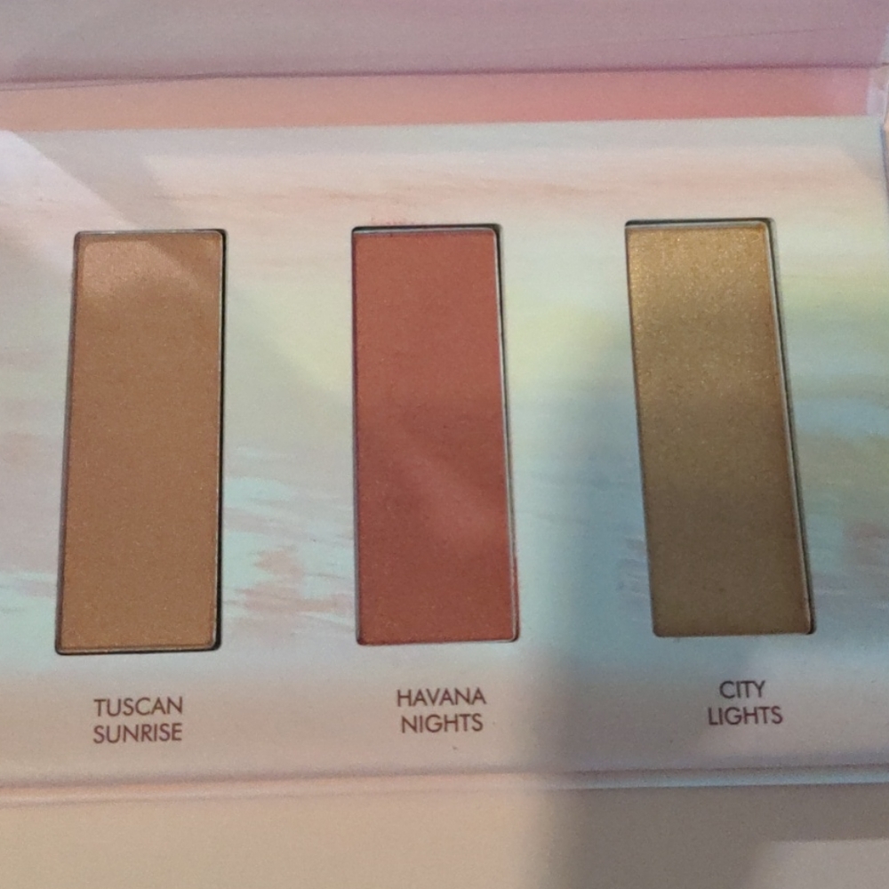 Wander beauty highlighter palette